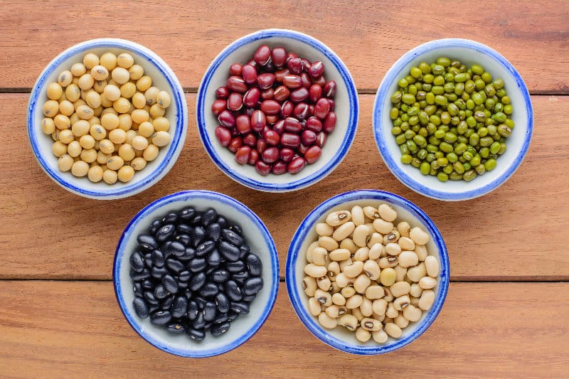 豆類富含纖維，有助於降低 CRP 的營養物