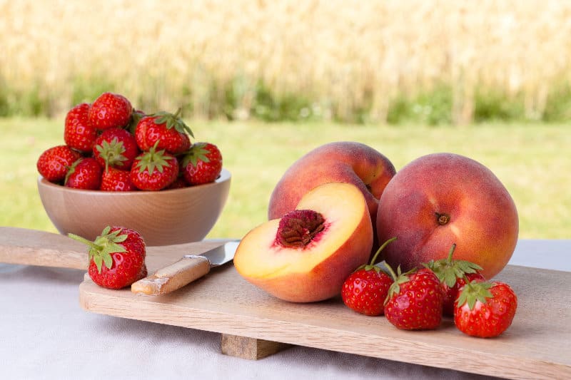 八個中等大小的草莓大約只有8克的糖；一個中等大小的桃只含有約13克的糖。