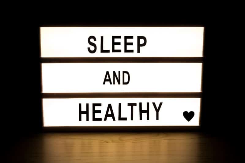 我們一生中有三分之一的時間都是在睡夢中度過，睡眠與健康，有著密切的關係。